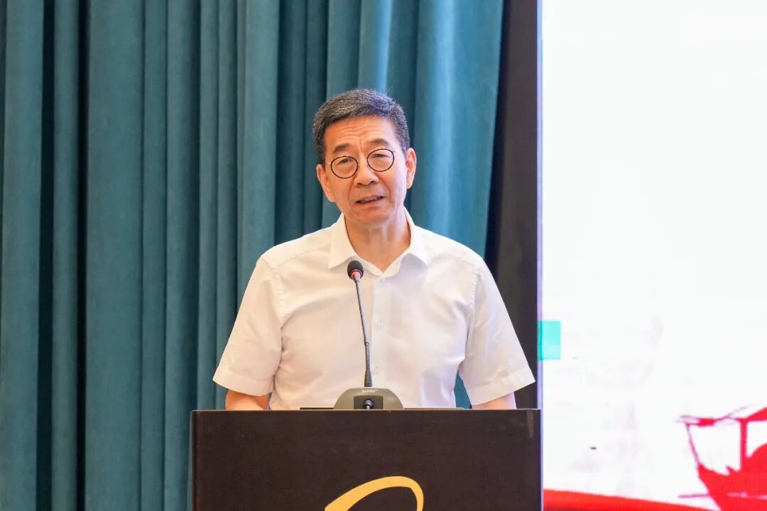 与会专家学者围绕会议主题深入开展学术