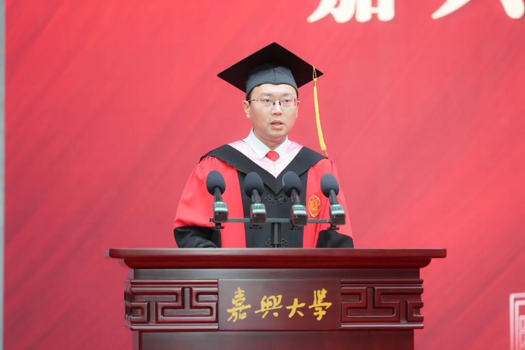 向圆满完成学业